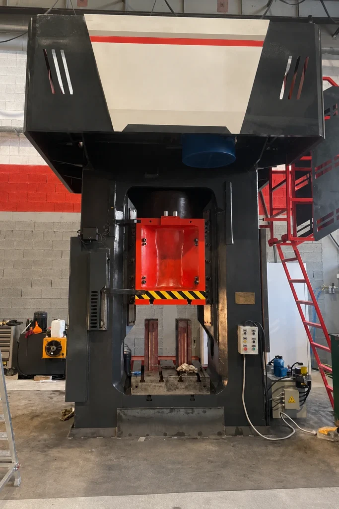 How an Electric Screw Press Works